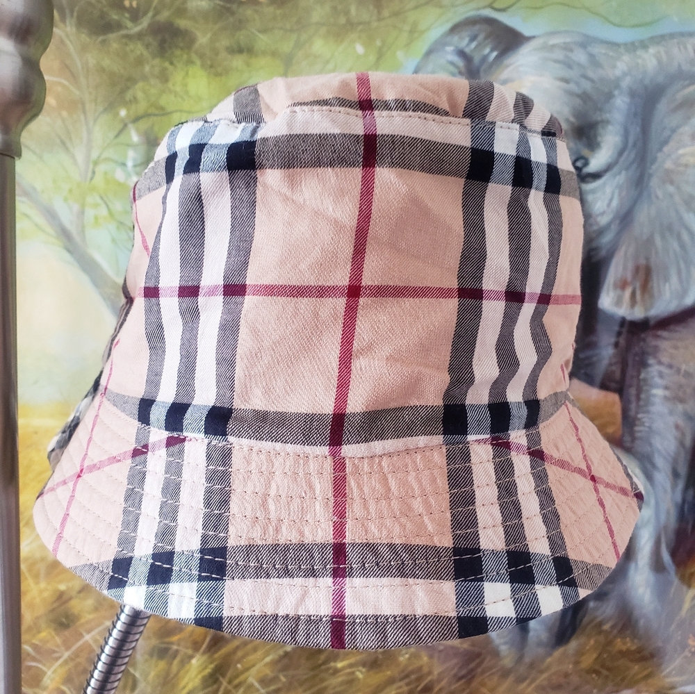 Burberry hat